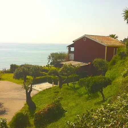 Beachfront And Villas * 格利法达