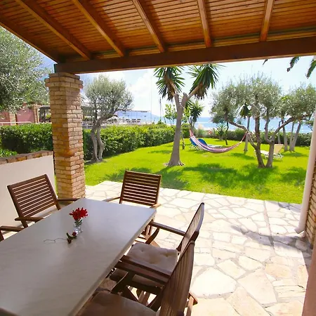 公寓 Beachfront And Villas *