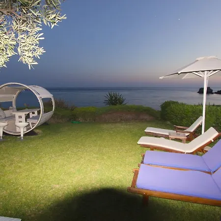 Beachfront And Villas 格利法达