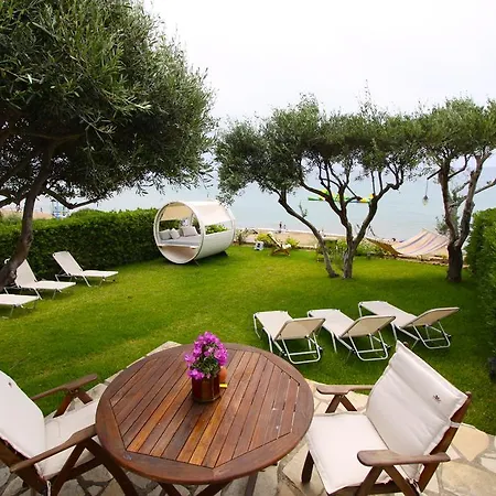 公寓 Beachfront And Villas *