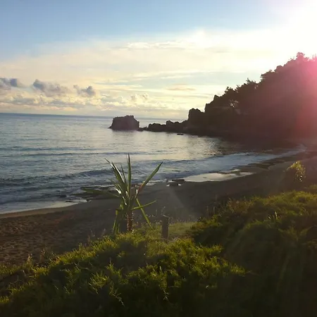 Beachfront And Villas 公寓
