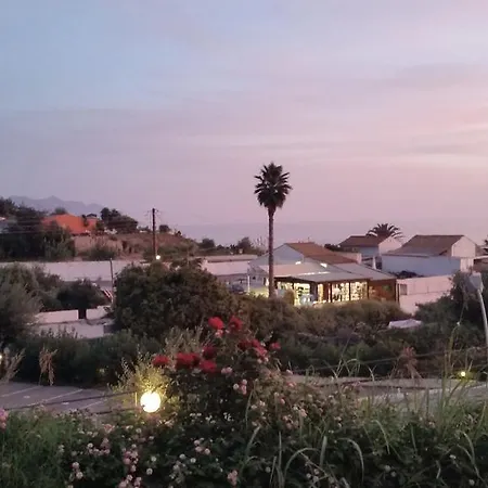 Beachfront And Villas 格利法达
