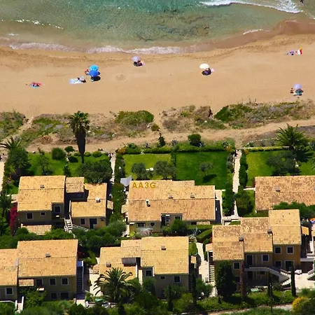 Beachfront And Villas 公寓 *