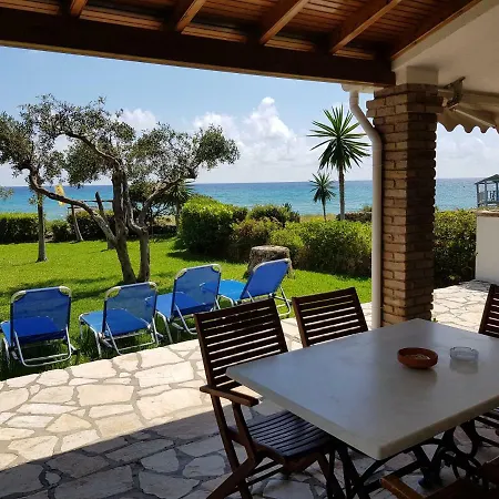 Beachfront And Villas Διαμέρισμα