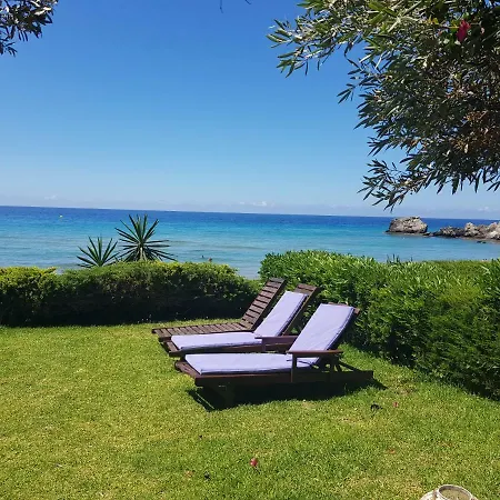 Διαμέρισμα Beachfront And Villas