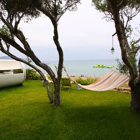 Beachfront And Villas *